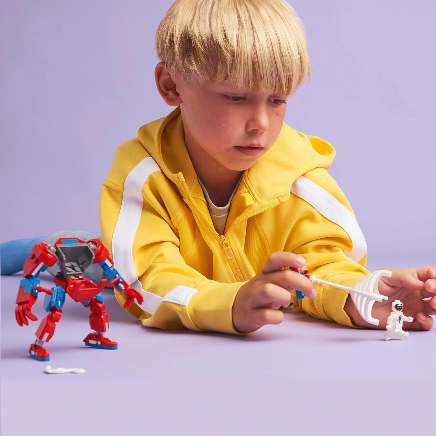 LEGO Marvel Spider-Man Mech vs. Anti-Venom - Superhrdinská hračka se 2 minifigurkami - Akční figurka s pohyblivými pažemi, nohama a prsty - Dárek pro chlapce a dívky Věk 6+ 76308 Stavebnice Besuche den LEGO-Store