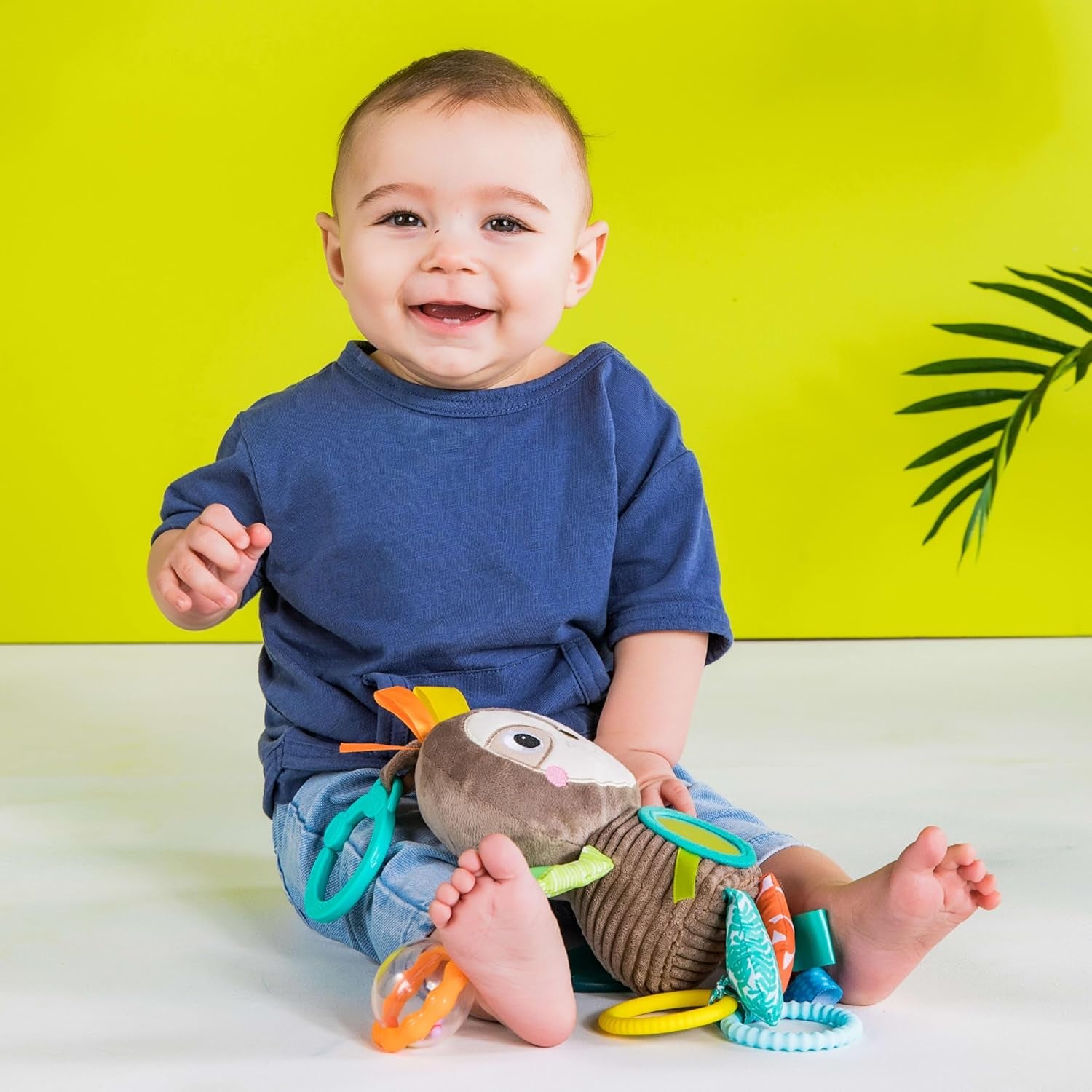 Kočárek Bright Starts Toy Sloth - s chrastítkem, zrcátkem a smyčkami Taggie Hračky pro miminka Naty Shop