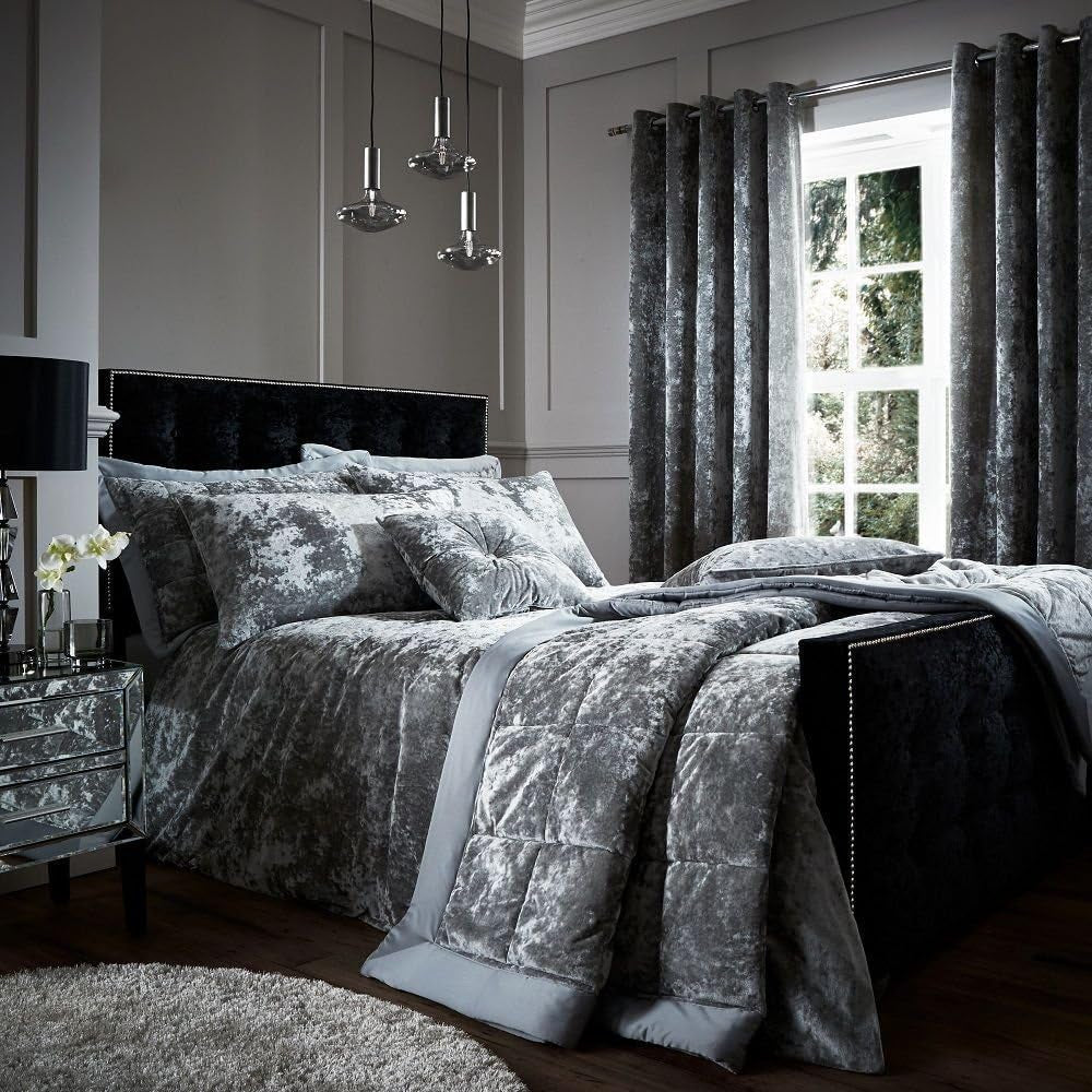 Catherine Lansfield - Umělý přehoz na postel z drceného sametu - Polyester, Polyester, Stříbrná, 53 X 23 X 53 cm Catherine Lansfield Postele a přikrývky