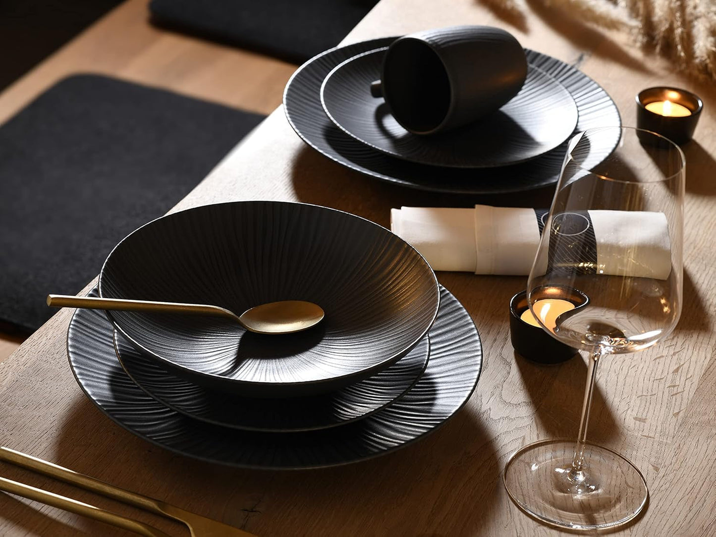 CreaTable, 20537, Vesuvio Black Series, 16dílná sada jídelního nádobí, Porcelánová kombinovaná služba, Vhodné do myčky a mikrovlnné trouby, Vyrobeno v Portugalsku