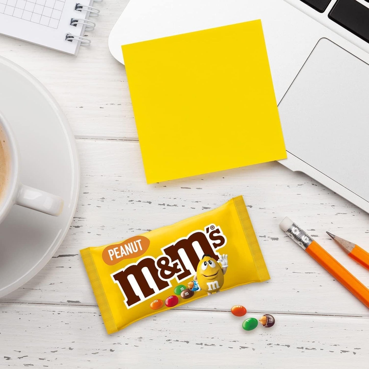 M&M's Arašídové čokoládové hromadné balení 24 x 45 g Čokoláda Čokoláda s arašídovou příchutí Čokoláda (1080 g) Ideální jako pamlsek na téma fotbal