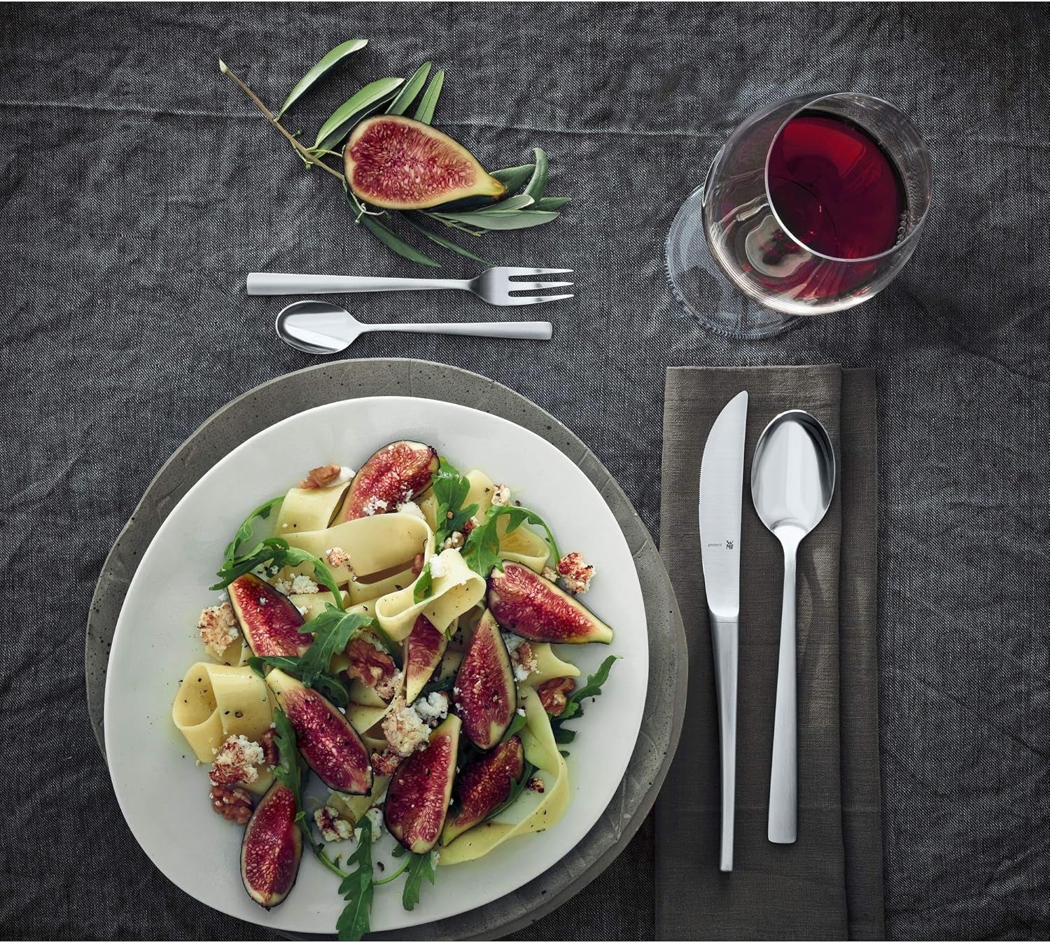 WMF Corvo Besteck Set 12 osob, 66 částí, 60 částí Mit Servierbesteck, Hohlheftmesser, Cromargan Protect Mattiert, Kratzbeständig, Spülmaschinenfest Kitchen Naty Shop