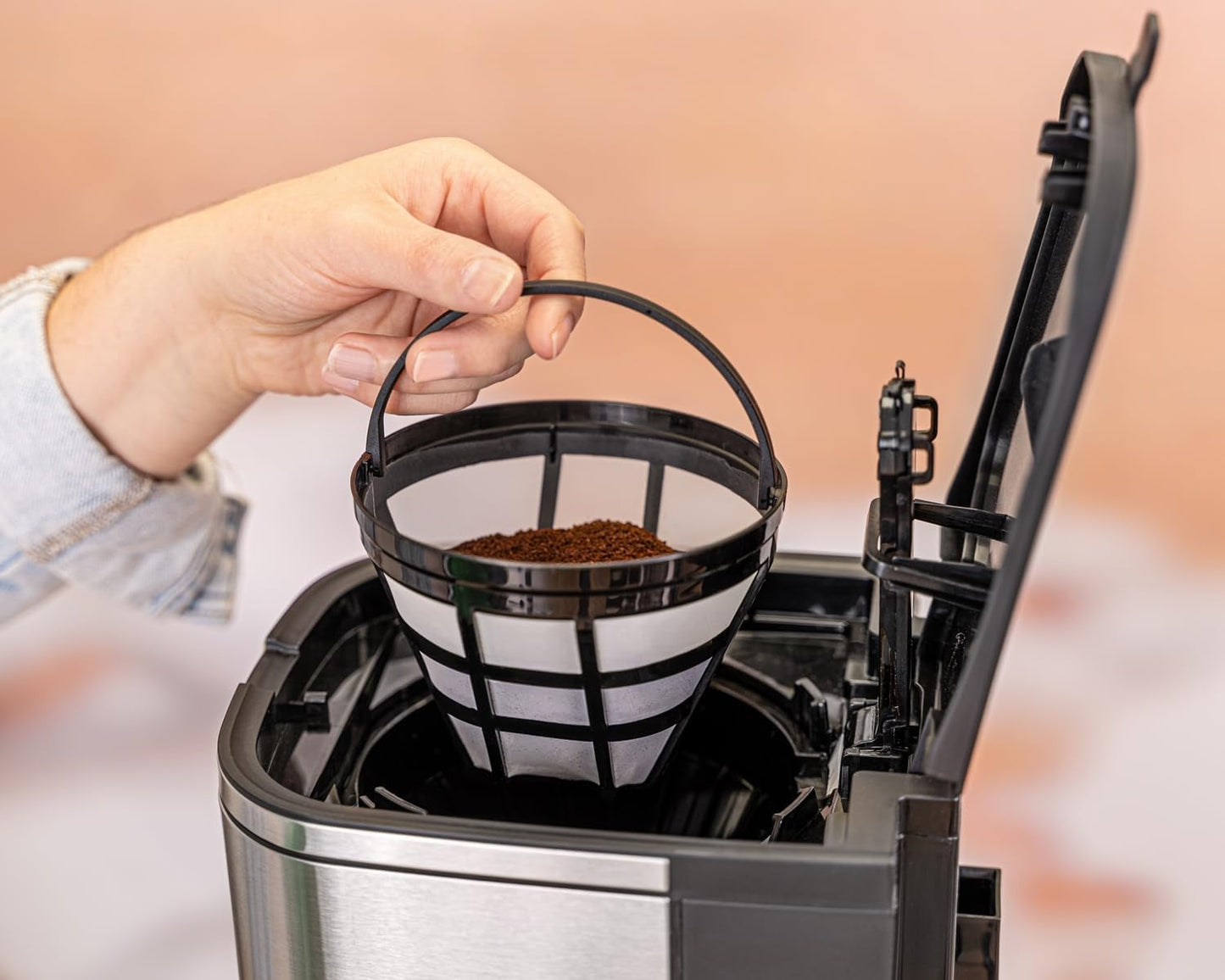 Espresso s filtrem Rommelsbacher FKM 1000 - nádržka na vodu 1,5 litru na 12 šálků kávy, skleněná karafa, odložený start, funkce udržování teploty, funkce aroma, odnímatelný držák filtru 1x4