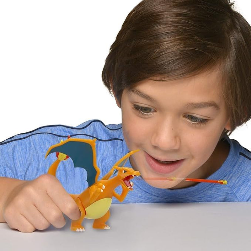 Pokémon PKW0368 - figurka s hranou bitvou - oficiální pohyblivá figurka Glurak 11,5 cm akční figurky Naty Shop