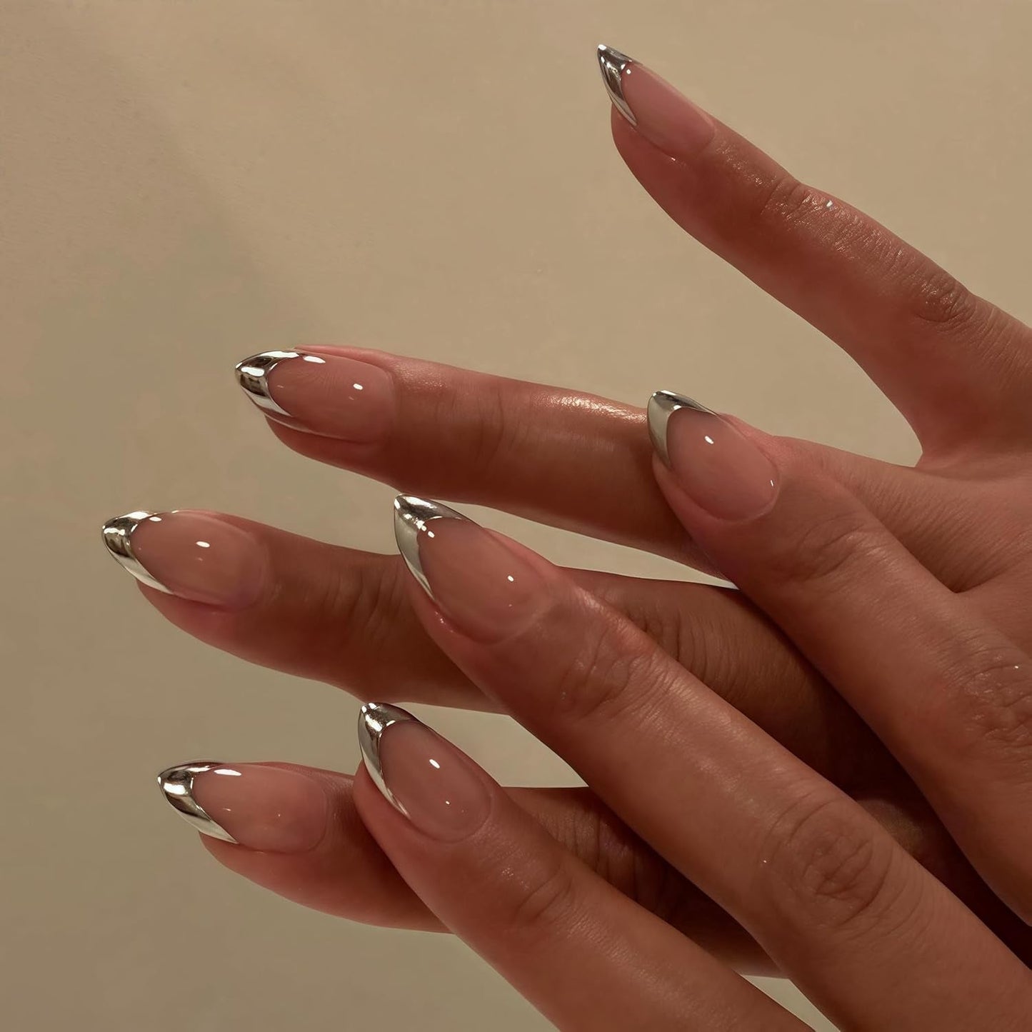 Samolepící chromové nehty - středně mandlově hnědé Glitter lepidlo na nehty Glitter Falešné nehty Lepidlo na umělé nehty Glazované akrylové nehty pro ženy 24ks