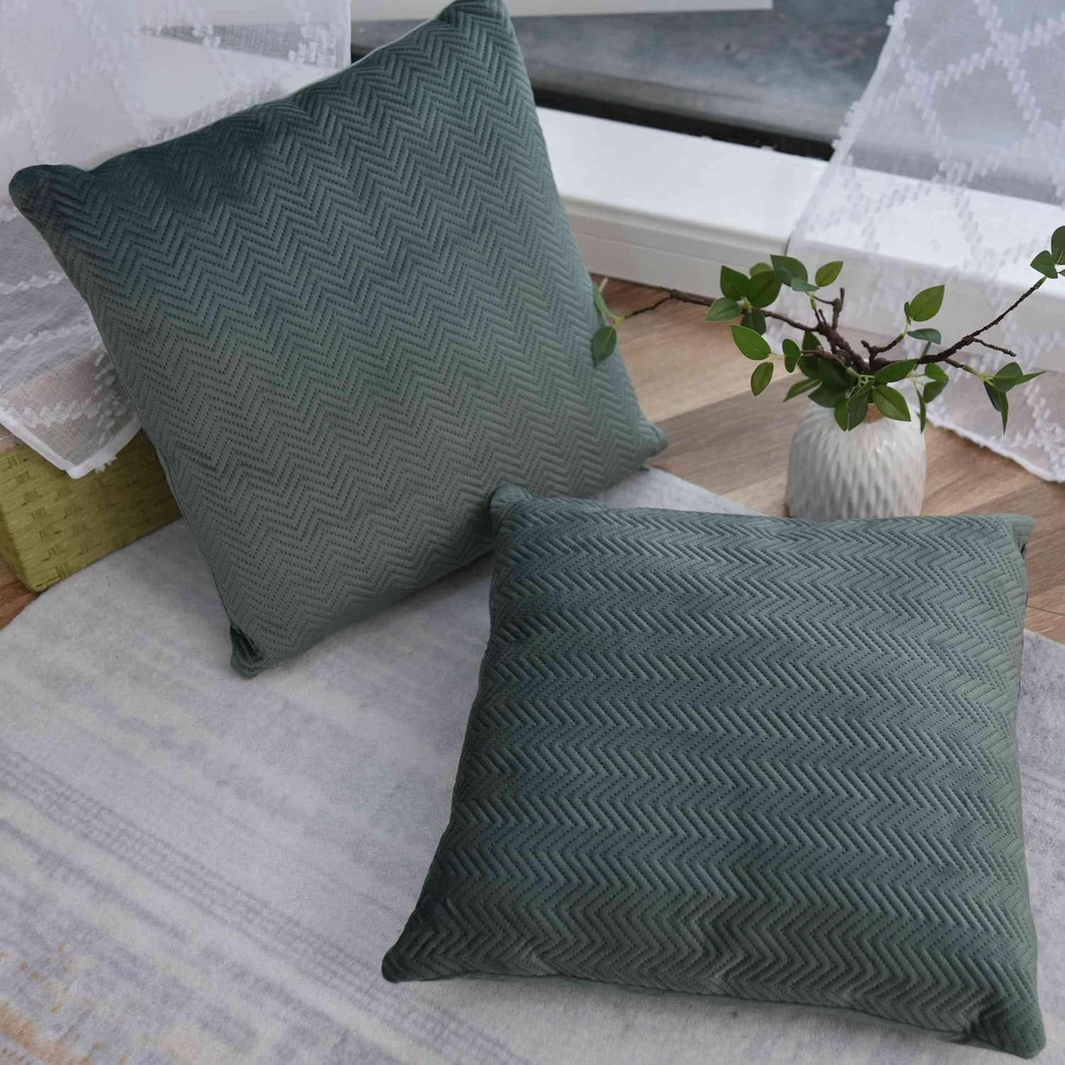 Záclonová krabice Polštář dekorativní Polštář DxŠ 45X45 Cm Zelený žakárový "Greta" s designem rybí kosti Snadná údržba Zapínání na zip Měkká výplň 320G - Různé barvy, 2023510 Cestovní polštáře Naty Shop