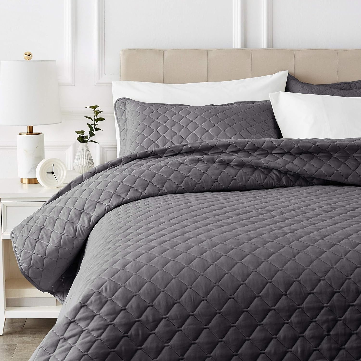 Nadměrná přikrývka Amazon Basics s reliéfem, 170 X 210 cm, tmavě šedý diamantový vzor Postele a přikrývky Besuche den Amazon Basics-Store 170 X 210 cm