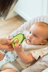 Nuby - Avokádový kousací kroužek - Silikonová a dřevěná kousátka - Rotační dřevěné jádro - Hračka na kousání pro miminka a batolata - Pomůcka na kousání - Bez BPA - 6+ měsíců