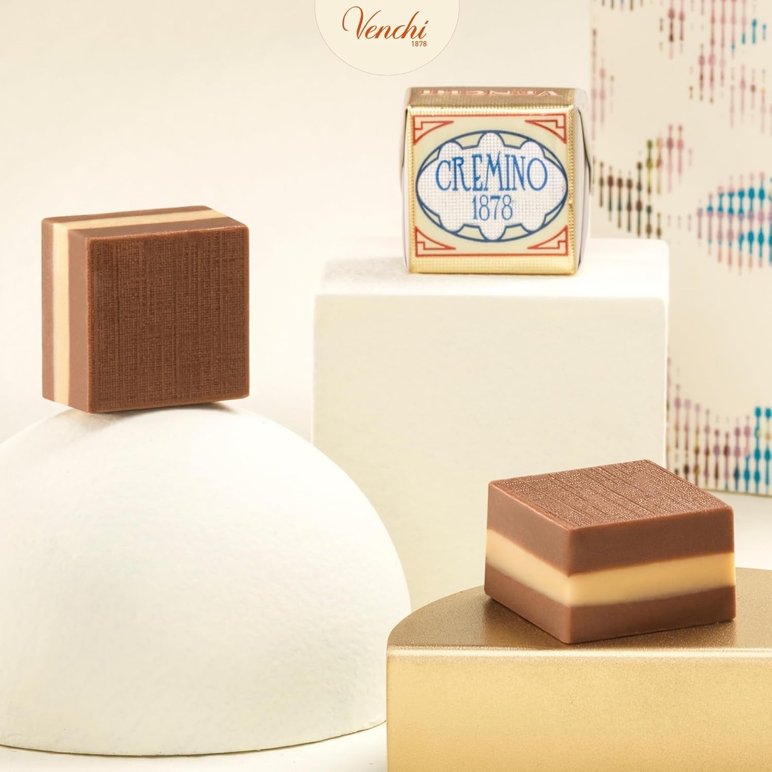 Venchi - Cremini 1878 - Třívrstvá čokoláda s gianduja s mléčnou a mandlovou pastou, "Piemontese Hazelnuts CHZO", 1 kg, bez lepku, bez barviv a bez konzervantů