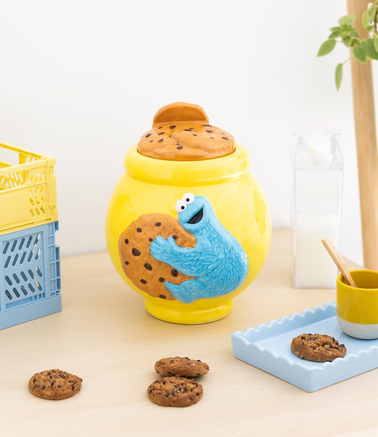 Grupo Erik keramická dóza na sušenky Sesame Street Cookie Monster - dóza na sušenky s víkem Velká 21,0 x 27,0 x 22,0 cm Dóza na sušenky s víčkem Oficiální krabičky na uskladnění potravin sezamové ulice Naty Shop