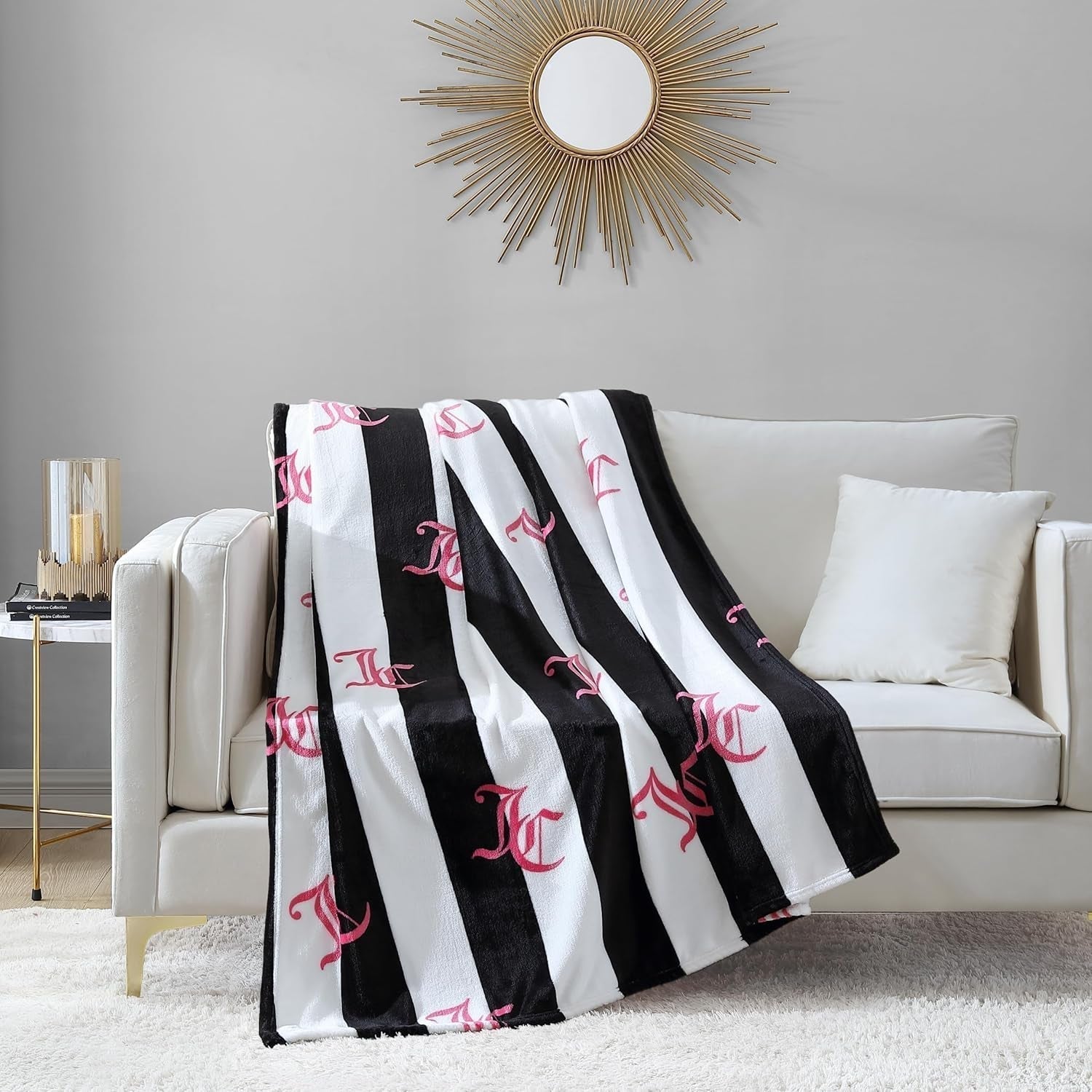 Juicy Couture Cabana plyšová deka, 127,7 x 178,8 cm, luxusní plyšová deka z mikrovlákna pro maximální pohodlí a útulné teplo Juicy Couture Beds and Deky