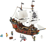 LEGO Creator Sada pirátské lodi 3 v 1, Hračka se 3 možnostmi sestavení, Postavte si pirátskou hospodu nebo Ostrov pirátů lebek, obsahuje 3 dobrodružné minifigurky na hraní rolí 31109 Stavebnice Besuche den LEGO-Store
