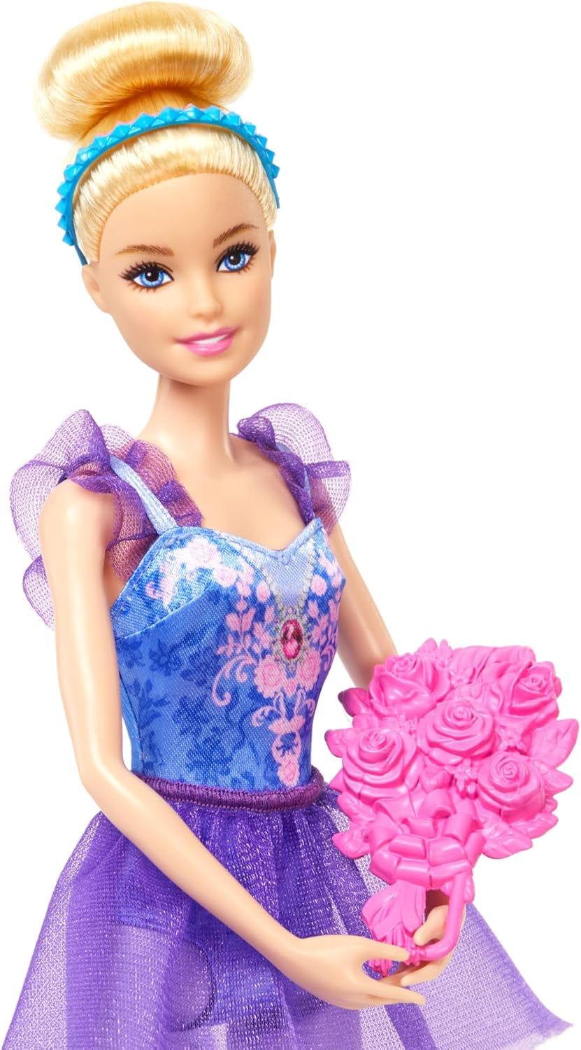 Barbie Ballettstudio Set se 2 loutkama a 9 koulemi, blondýnka a brunetka Balerína-Modepuppen s aussietzem Outfit and zum Tanzmotto passten Teilen, HXC37, [Multicolor]
