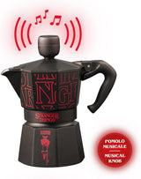 Kávovar Bialetti Moka Express Stranger Things na 3 šálky, Tlačítko Music s funkcí nabíjení USB-C, Nevhodné pro indukční varné desky, 3 šálky (130 ml), Černá