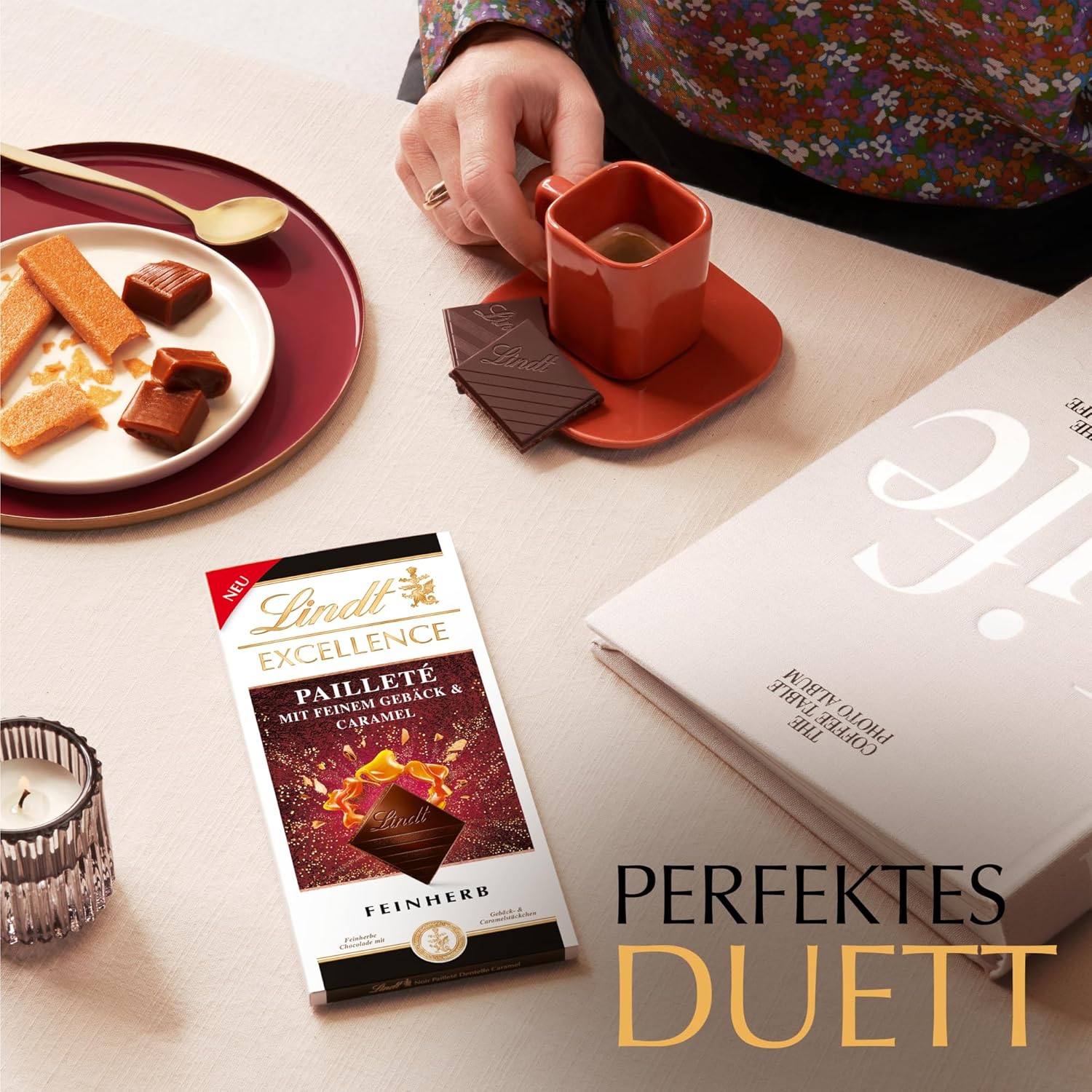 Lindt EXCELLENCE Bucati De Aluat Cu Paiete Si Caramel - Ciocolata Neagra Fina Cu Aroma Intensa De Cacao