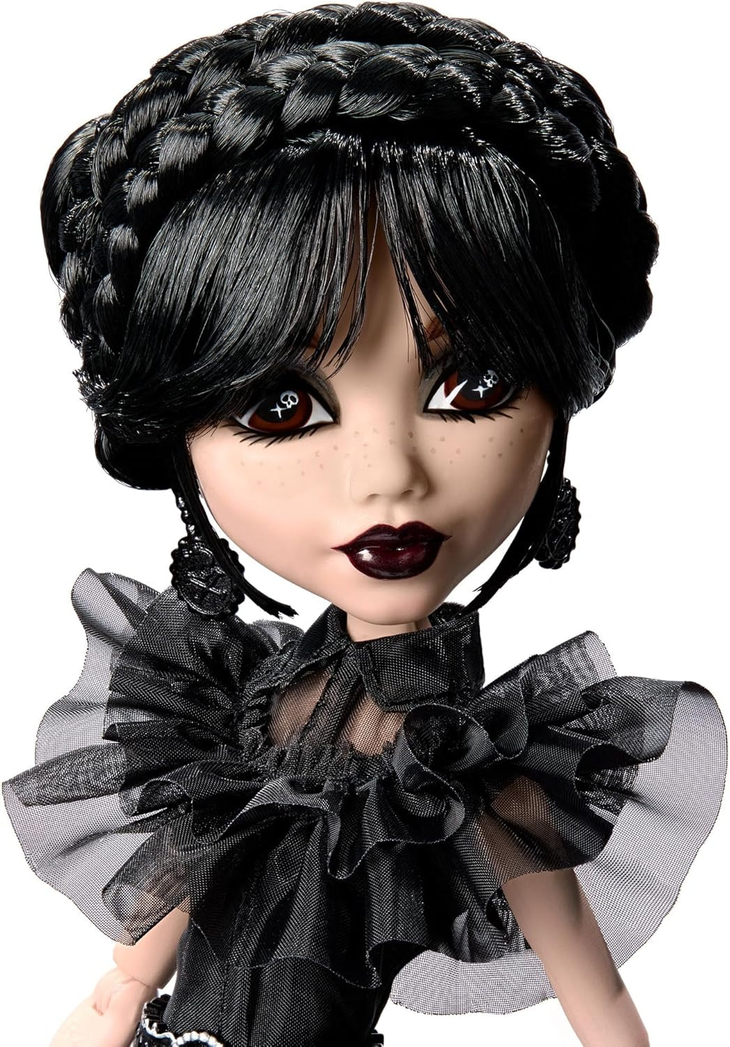 Panenka Monster High Wednesday, sběratelská figurka Rave'N Wednesday v černých gotických šatech inspirovaná taneční scénou, prémiovým příslušenstvím a stojanem na panenky, HXJ03