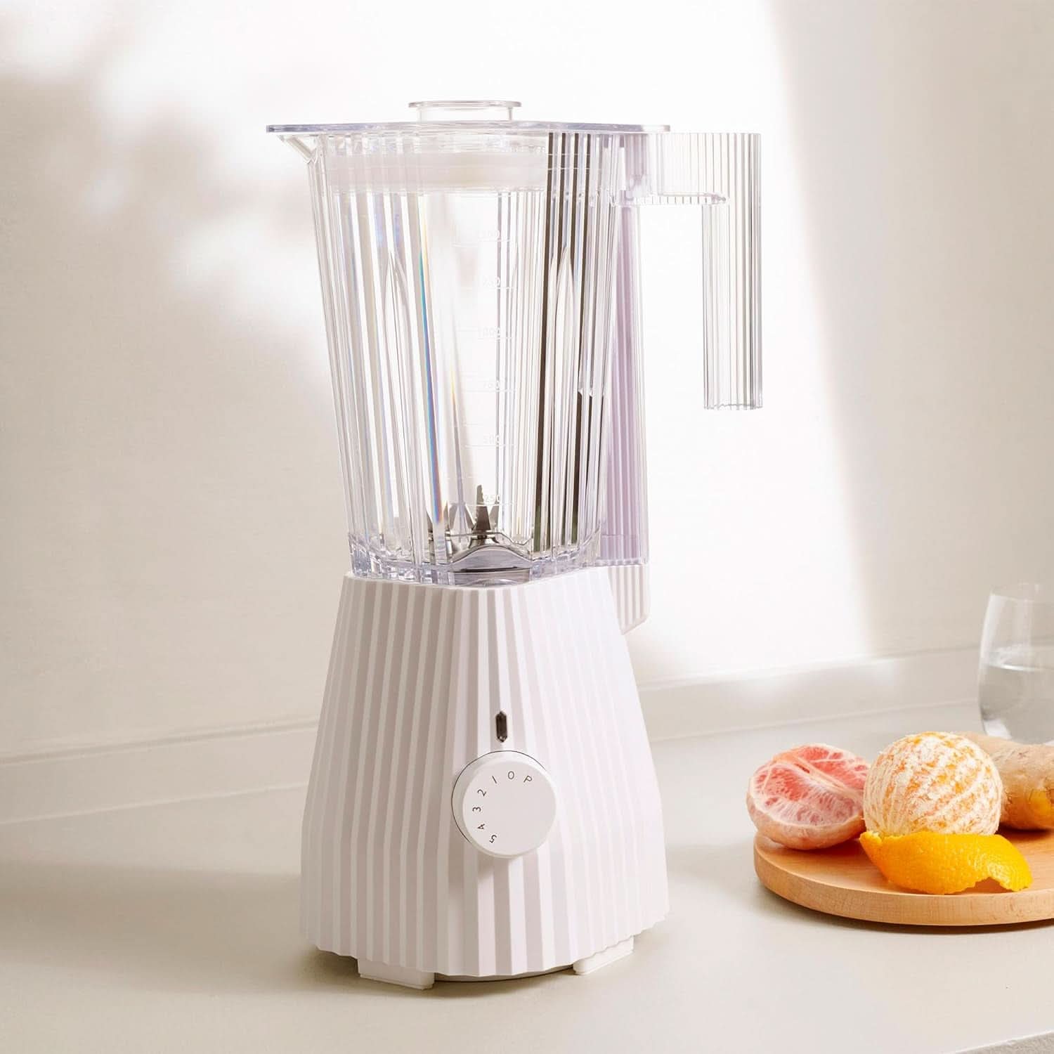Alessi Plissé MDL09 W - Mixér s odměrnou karafou, termoplastická pryskyřice, Kitchen Naty Shop