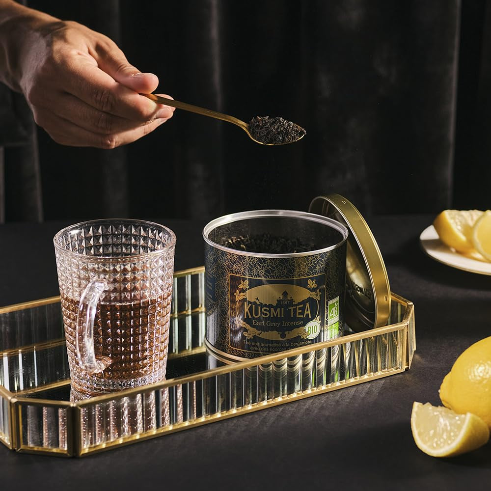 Kusmi Tea - Earl Grey Intense - Bio černý čaj Earl Grey se silným bergamotem a pikantním citronem - Sypaný čaj - 100g kovová krabička - Množství na cca 50 šálků