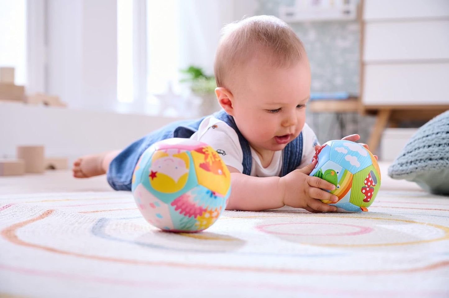 HABA Babyball Rainbow World - Měkký míček od 6 měsíců s barevnými motivy počasí, Ø 11 cm, ideální pro první chytání a hraní s míčem - 1306318001 Jucarii Bebe Naty Shop