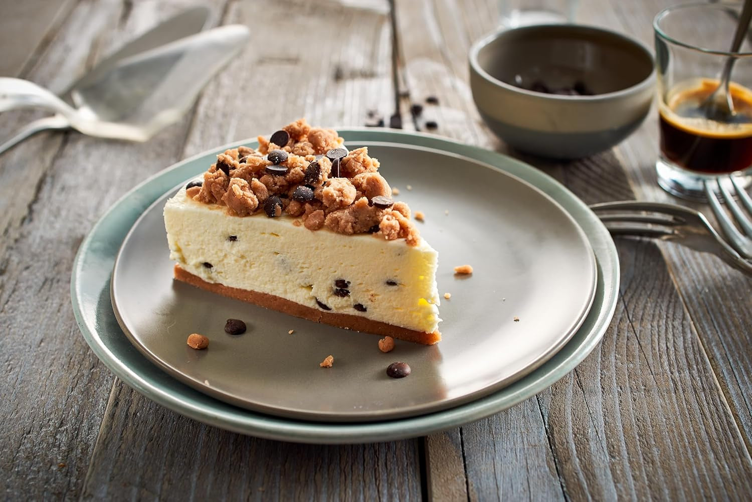RUF Cookie Dort Ohne Backen, Tortenboden Aus Keksteig Mit Frischkäse-Creme Und Schokoladenstückchen, Inkl. Kuchenform, 1X325G Směs na pečení a vaření Naty Shop