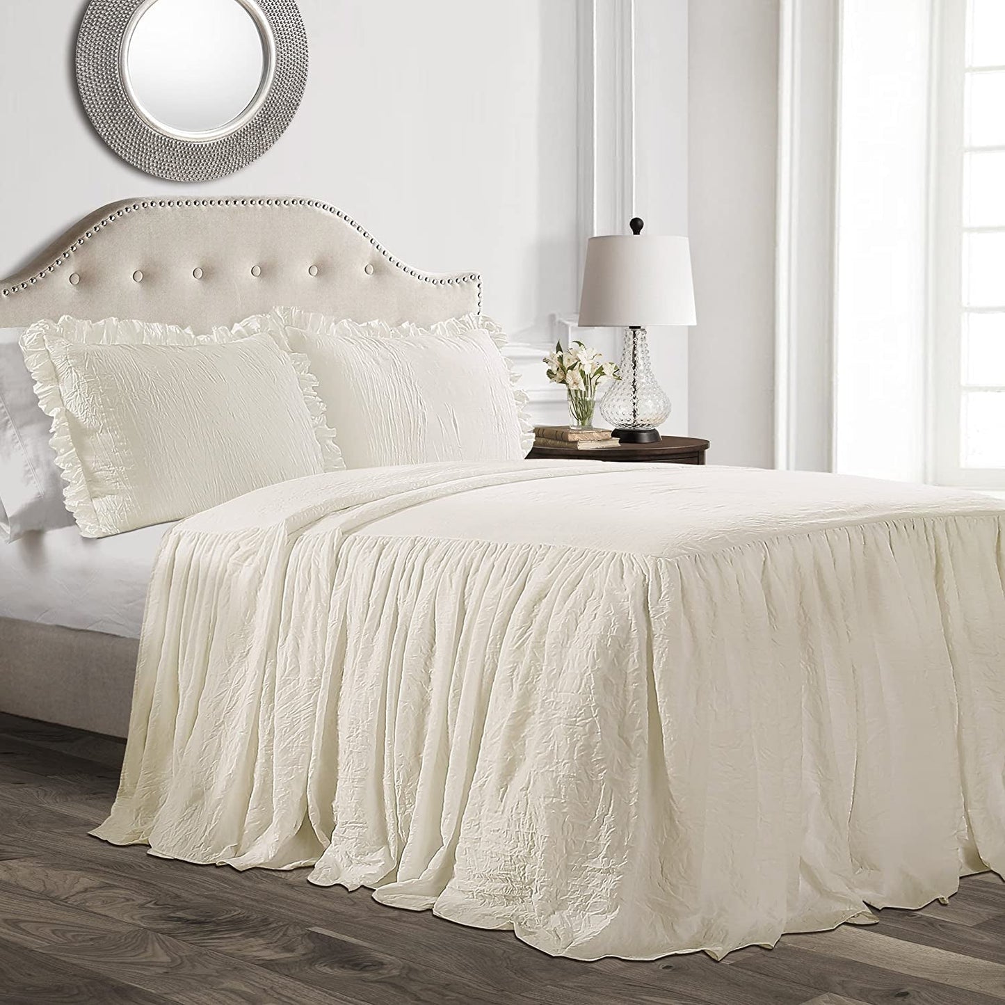Přehoz Lush Decor s volánovou sukní, polyester, bílá, manželská postel Lush Decor Postele a přikrývky Ivory V190,5 X W99,1 Cm (1 balení)