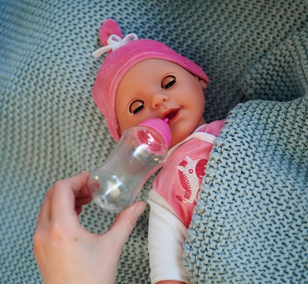 Simba 105140489 - Panenka Laura Baby Talk, 38 cm panenka s měkkým tělem a ospalýma očima v roztomilém overalu, 24 dětských zvuků, panenka na hraní, panenka, věk 2+