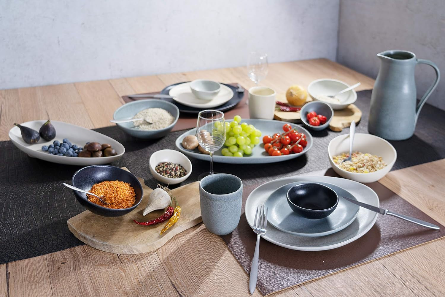 CreaTable, 22139, série PIETRA, 4dílná sada nádobí pro 4, sada porcelánových talířů, vhodné do myčky a mikrovlnné trouby, vyrobeno v Evropě