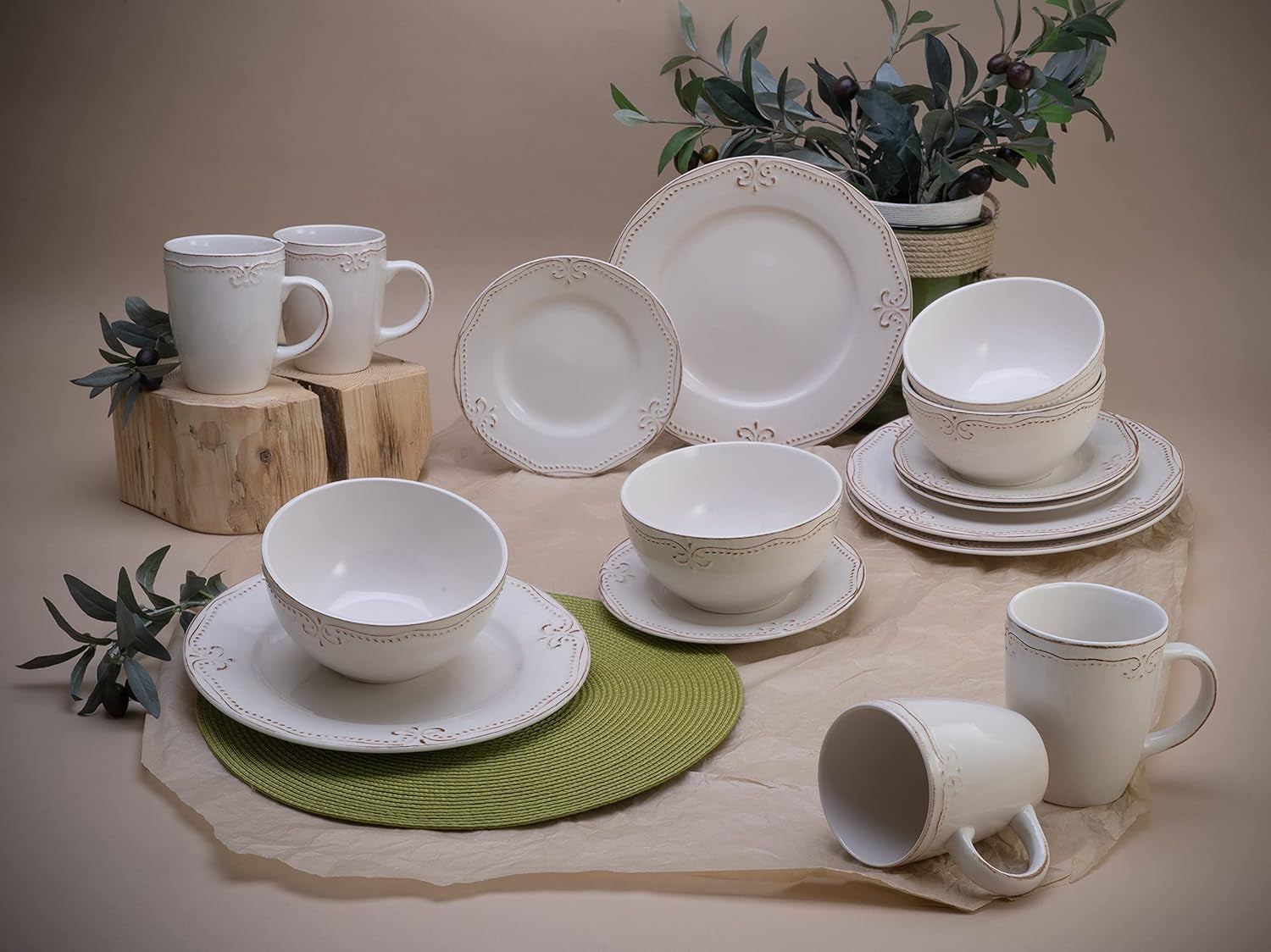 CreaTable, 23601, Romantic Vintage Series, 16dílná sada nádobí pro 4, Porcelánová kombinovaná služba, Vhodné do myčky a mikrovlnné trouby, Kvalitní výroba