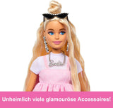Panenka Barbie Deluxe Styl č. 3 s oblečením Barbiecore, blond vlasy ve vysokém drdolu, pastelově růžové šaty s velkou mašlí a doplňky jako síťované punčocháče, HYV27 Naty Shop Dolls