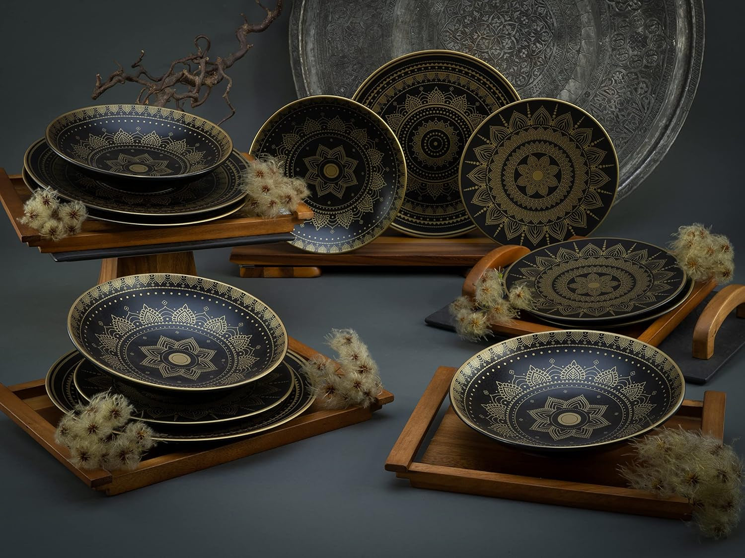 CreaTable, 23588, MANDALA GOLD Series – černá, 12dílná sada nádobí, sada porcelánových talířů, vhodné do myčky a mikrovlnné trouby, kvalitní výroba