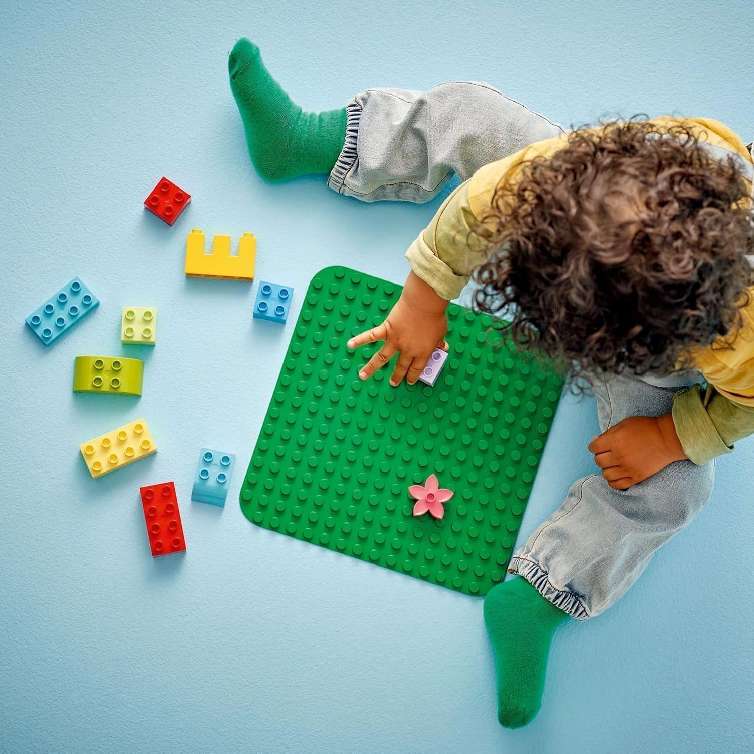 LEGO DUPLO stavební deska v zelené barvě, Stavebnice pro batolata od 18 měsíců, Na vystavování modelů, Umožňuje předškolákům kreativně stavět a hrát si nápaditě, Vzdělávací hračka 10460 Stavebnice Besuche den LEGO-Store
