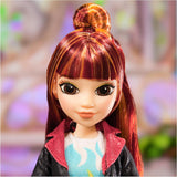 Unicorn Academy Valentina Doll - originální panenka z oblíbené série Netflix, měří 24 cm a má 5 doplňků pro nápadité hraní rolí, pro děti od 4 let.