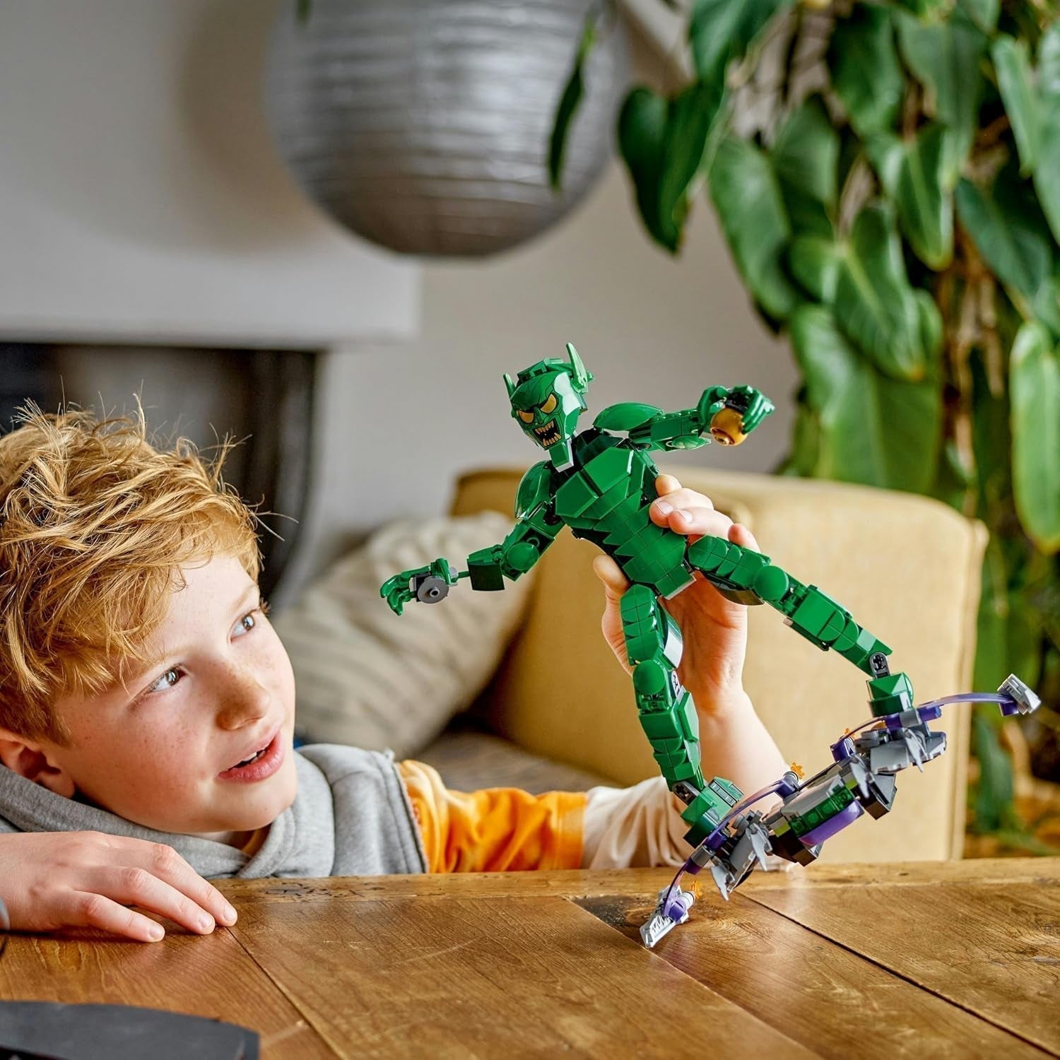 LEGO Marvel figurka zeleného skřítka, pohyblivá stavebnice Super padouch pro děti 8+, chlapci a dívky, vesmírná sada Spider-Man s posuvníky a dýňovými bombami, nápad na dárek pro superhrdinu 76284 Stavebnice Besuche den LEGO-Store
