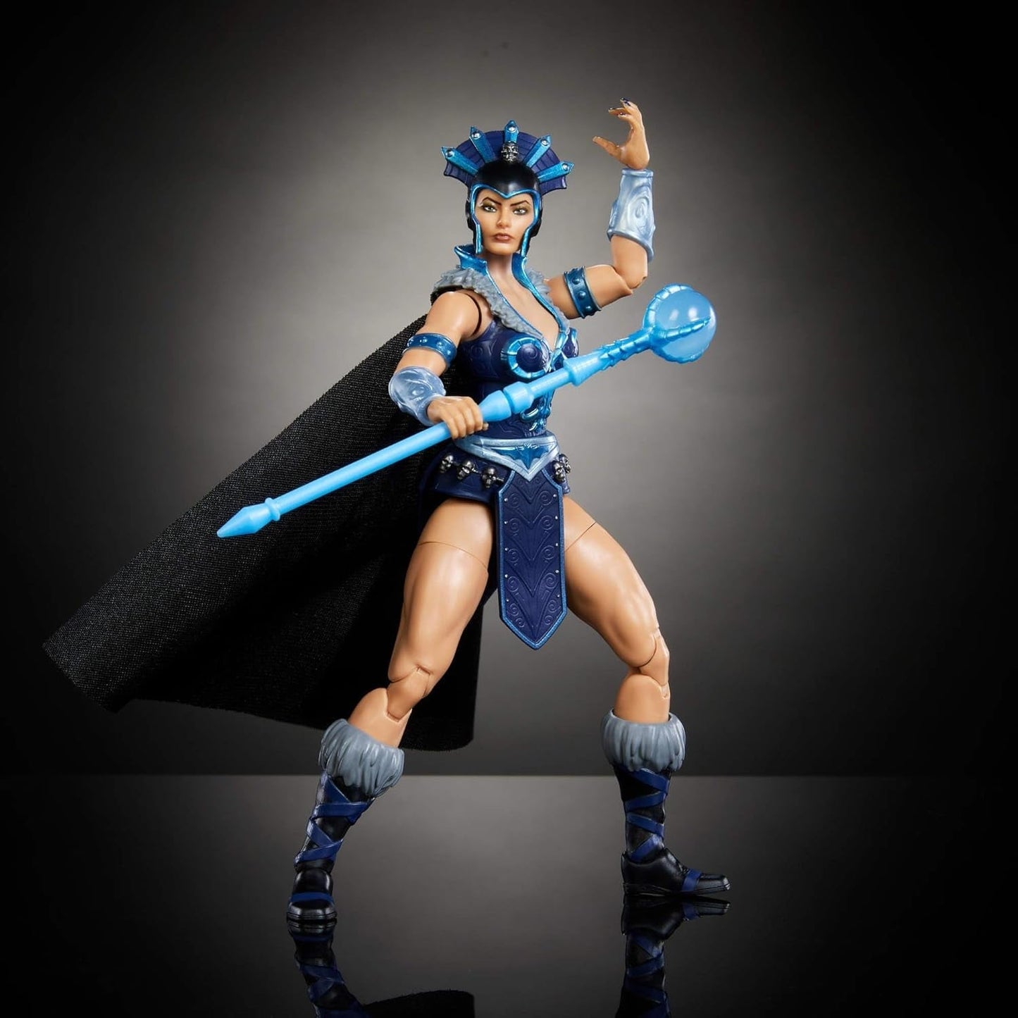 Masters of the Universe Mistrovská akční figurka Přibl. 18 cm vysoký, New Eternia Evil-Lyn, MOTU Toy Villainess, Čarodějka, 30 bodů pohybu, Hůlka s křišťálovou koulí, JBP77 Akční figurky Naty Shop