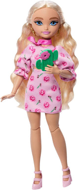 Sada Barbie Dream Besties Festival Looks s panenkou Barbie Malibu s dlouhými blond vlasy pro styling a více než 10 odnímatelnými oděvy a doplňky, JGH87