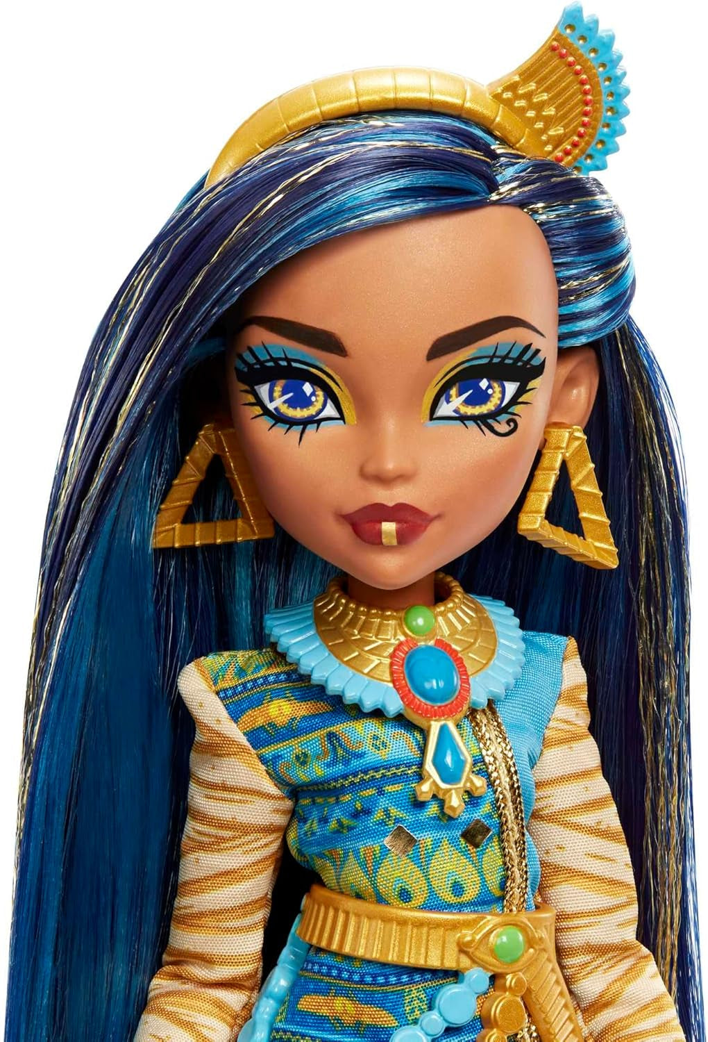 Monster High Cleo de Nile Puppe, Mummie Modepuppe, Königliches Outfit, Killerstiefel, Pyramidenrucksack, Zubehör, pro Kinder ab 4 Jahren, HHK54