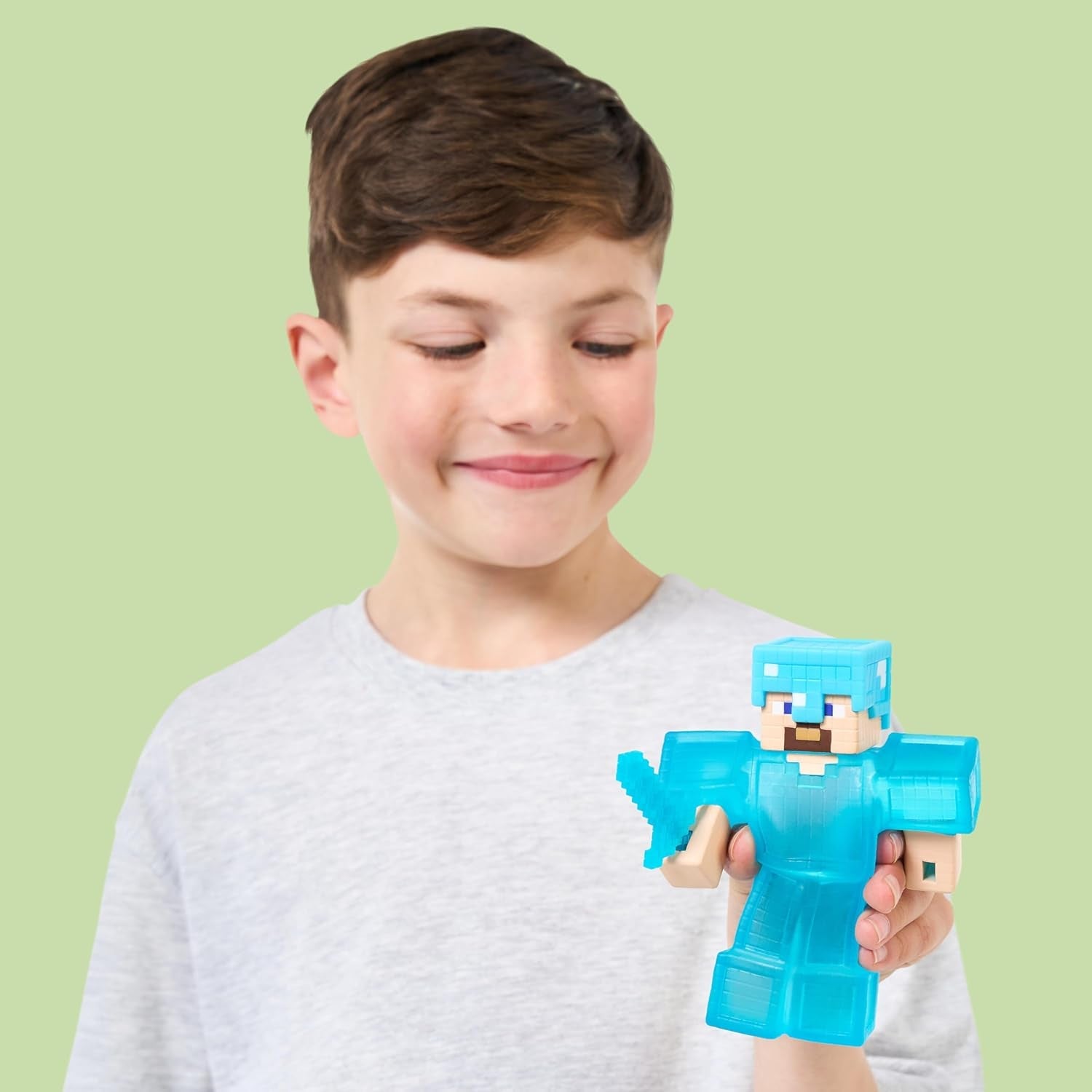 Heroes of Goo Jit Zu - Rozšiřitelná figurka Minecraftu - Steve s diamantovým brněním a mečem, super strečová Goo výplň se skrytým diamantovým prvkem uvnitř, rozšiřitelná na 3x velké akční figurky Naty Shop