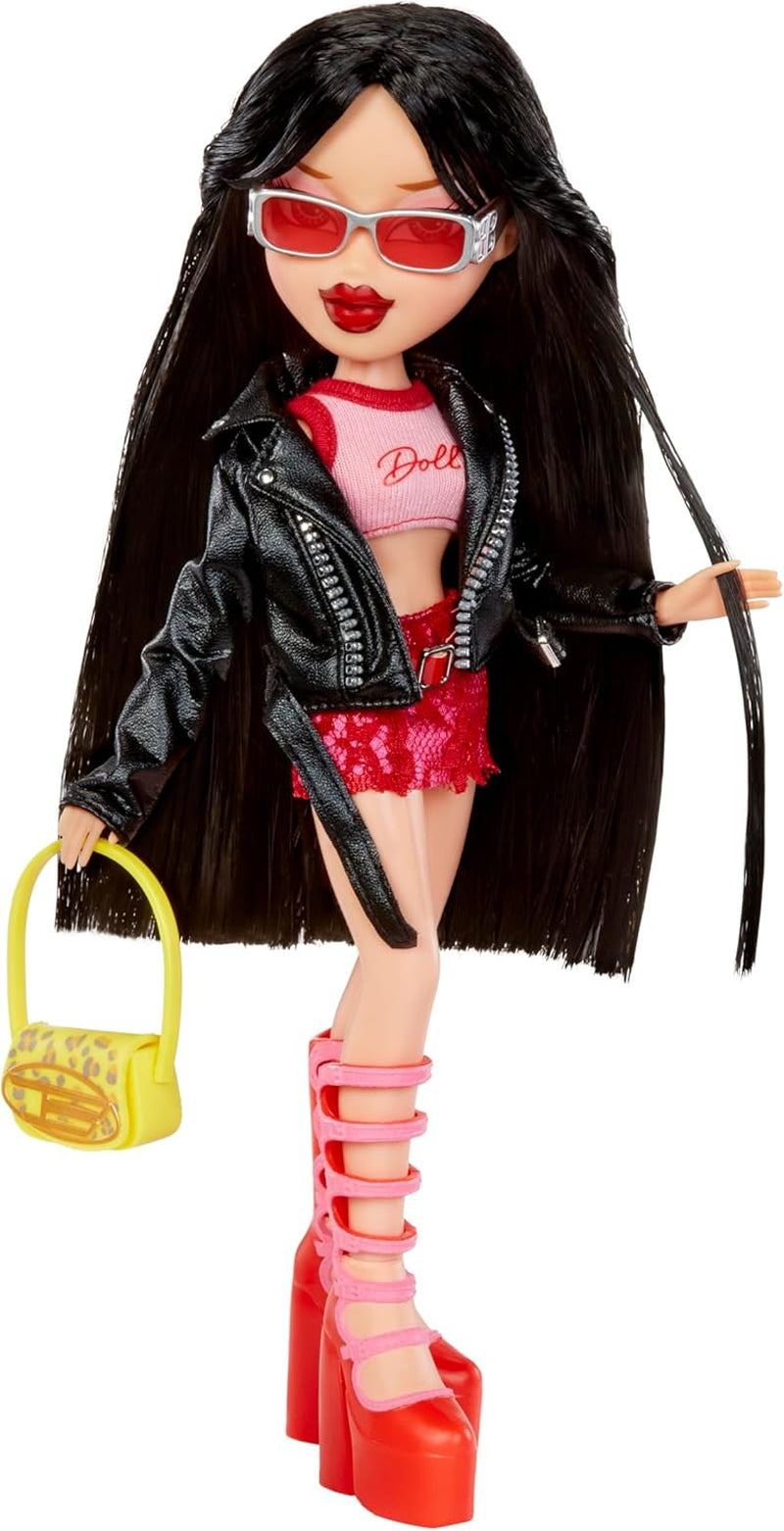 Bratz jde ven! - Jade - 1 sběratelská panenka s doplňky, oblečením, taškou, slunečními brýlemi a štětcem - Hračka pro děti - Věk 6+, červená
