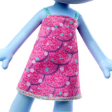 Mattel DREAMWORKS Trolls United We Stand - Chlupatá panenka Chlupaté překvapení s jiskřivě modrými vlasy, fialovou čelenkou, věk 3 a více, HNF15
