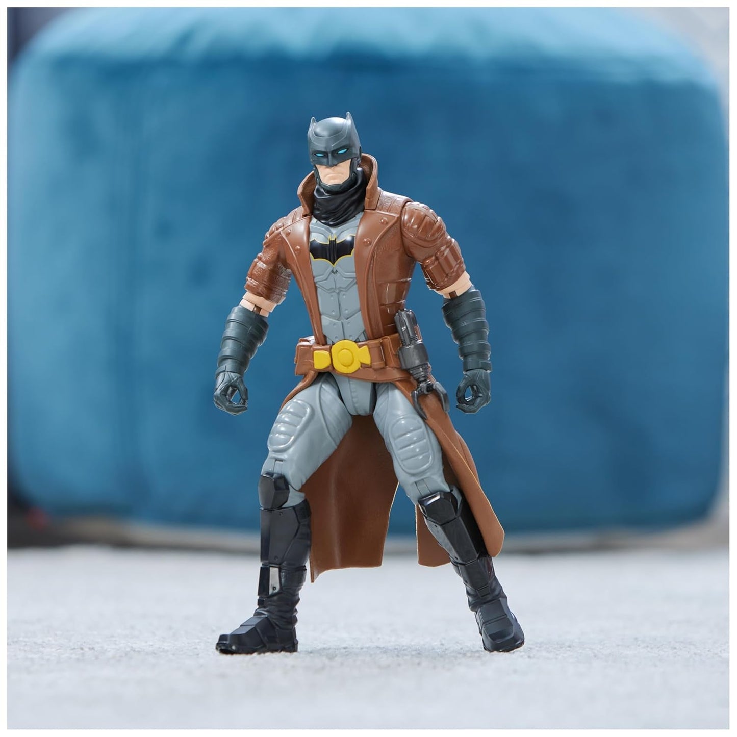 DC Comics Batman akční figurka 30 cm vysoká, plně pohyblivá pro vzrušující dobrodružství a akční kaskadérské kousky Hračka pro děti od 3 let Akční figurky Naty Shop