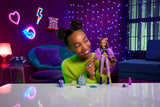 Panenka Monster High Clawdeen Wolf s půlměsícem štěněte a doplňky, jako je školní taška, kalendář, svačiny a další, HRP65