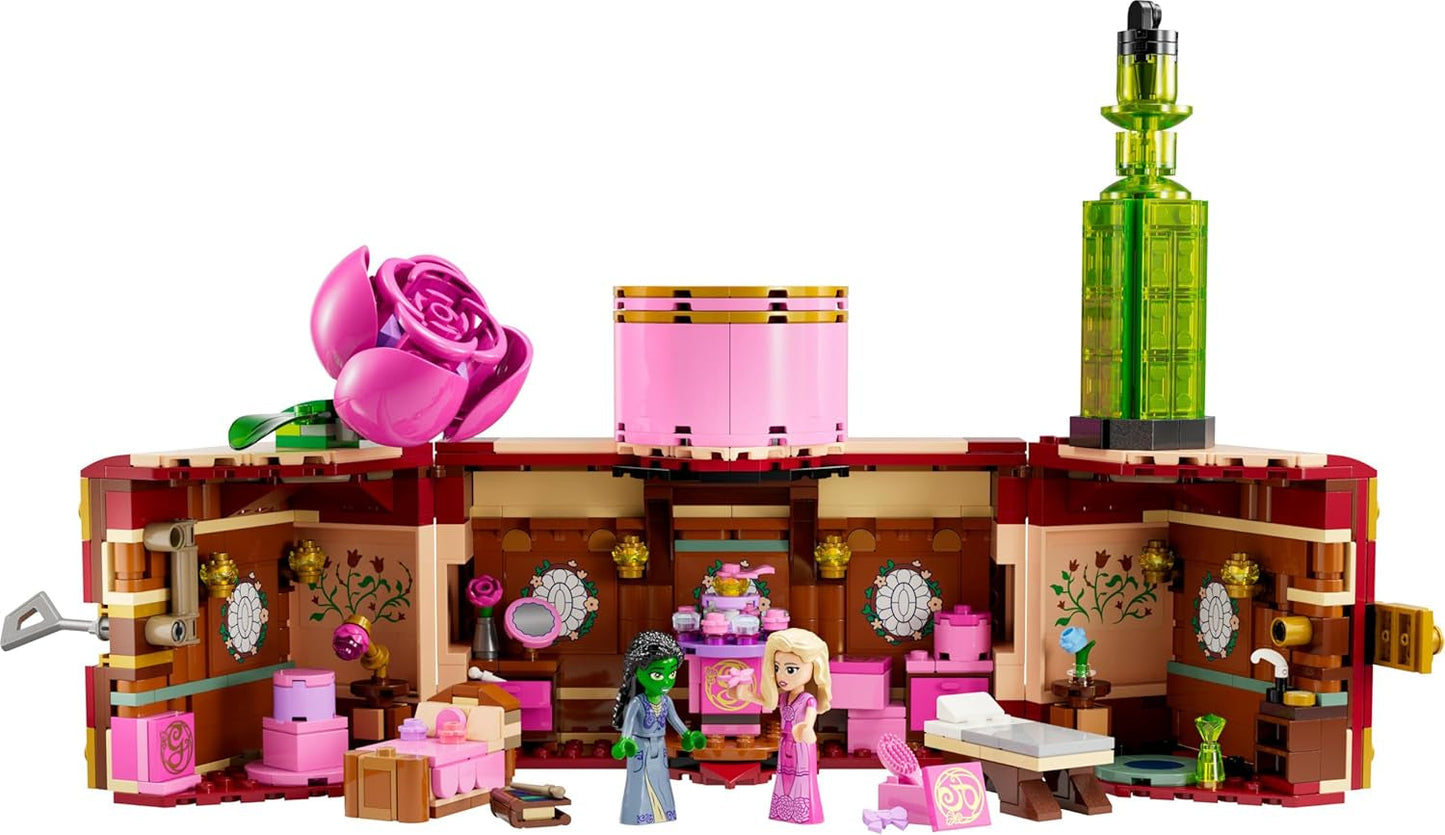 Ložnice LEGO Wicked Glinda a Elphaba - Domeček pro panenky se 2 mini panenkami Čarodějky ze země Oz, skvělými doplňky včetně květin a oblečení - Kreativní hračka pro dívky od 8 let a fanoušky - 75683 Stavebnice Besuche den LEGO-Store