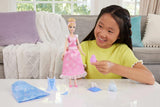 Módní panenka Mattel Disney Princess Toys Popelka se 2 oblečky, 9 doplňky, 2 topy se sponkami a 2 sukněmi. Příběhy 2 v 1 inspirované filmem Disney, JCR95