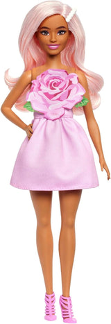 Panenka Barbie Fashionistas č. 238 s pastelově růžovými vlasy, šaty bez ramínek s růžovým živůtkem, perleťovou sponou do vlasů a vysokými podpatky a sponou, HYT94