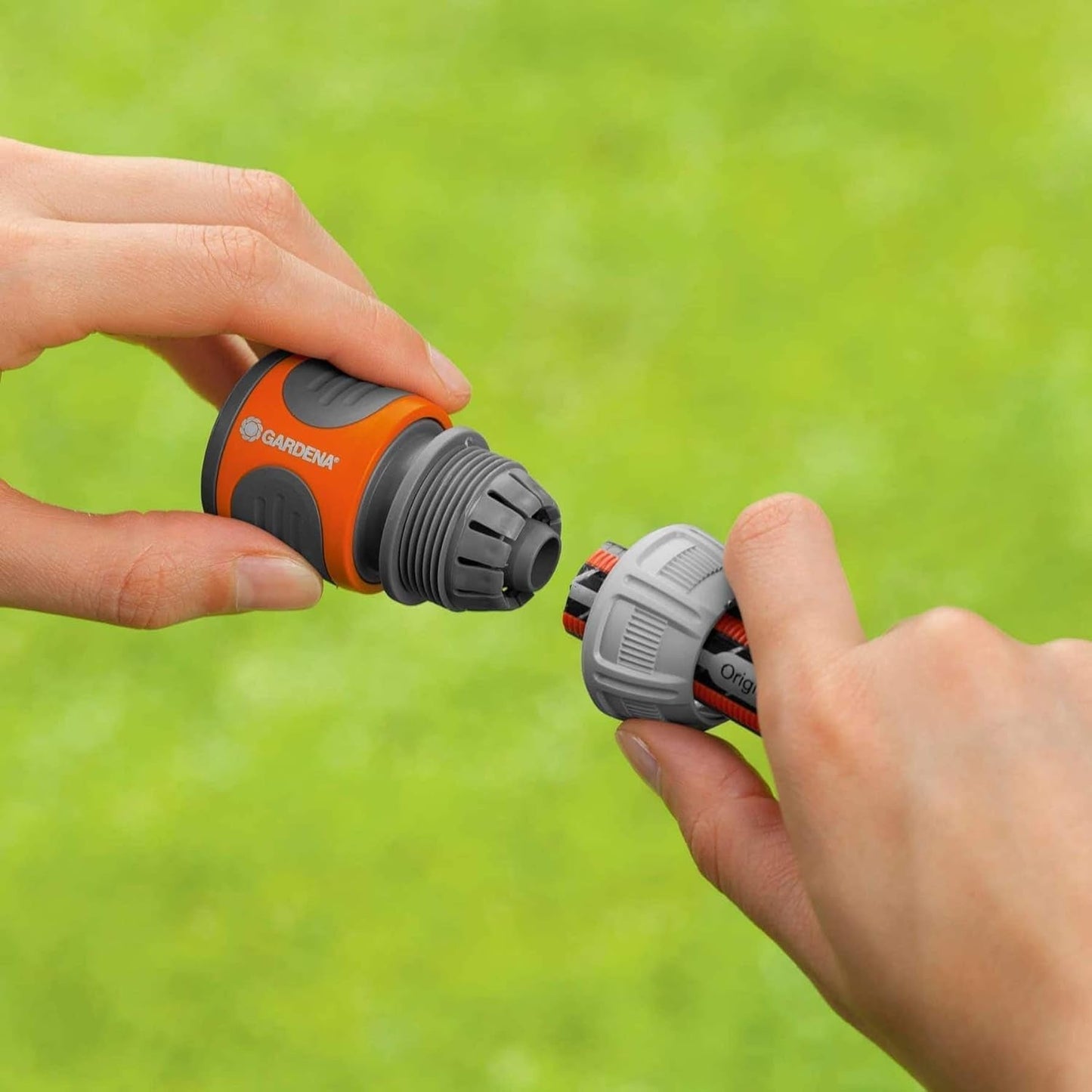 Gardena 13 mm (1/2 palce) a 15 mm (5/8 palce) Hadicová spojka: Násuvná spojka pro konec hadice, vybrání pro upnutí, snadná montáž, v krabici (18215-20)