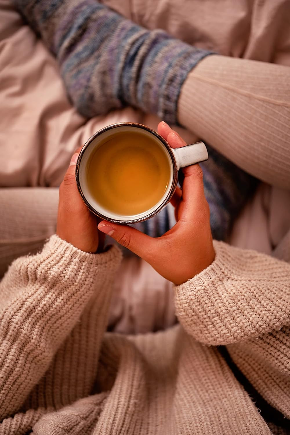 Yogi Tea - Kurkuma Chai Organický kořeněný ajurvédský čaj Kurkuma bez kofeinu Směs se skořicí a zázvorem Yogi Tea sypaný 8 x 90 g (720 g) Balení Ideální dárek