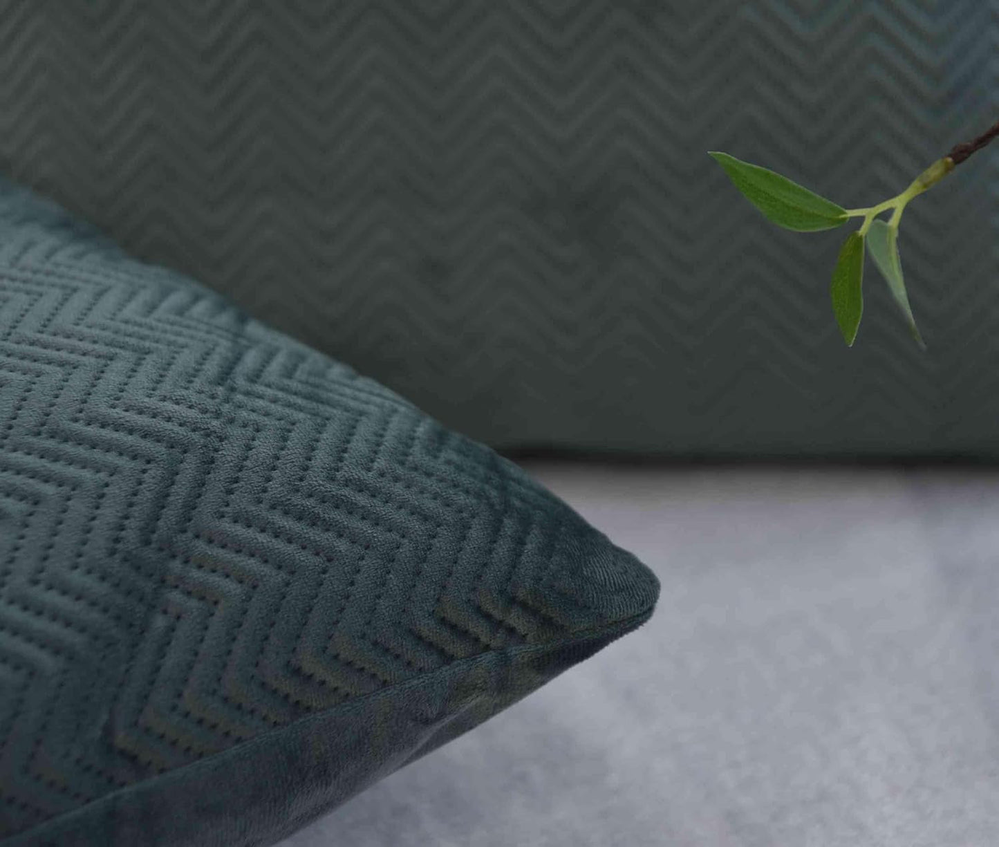 Záclonová krabice Polštář dekorativní Polštář DxŠ 45X45 Cm Zelený žakárový "Greta" s designem rybí kosti Snadná údržba Zapínání na zip Měkká výplň 320G - Různé barvy, 2023510 Cestovní polštáře Naty Shop