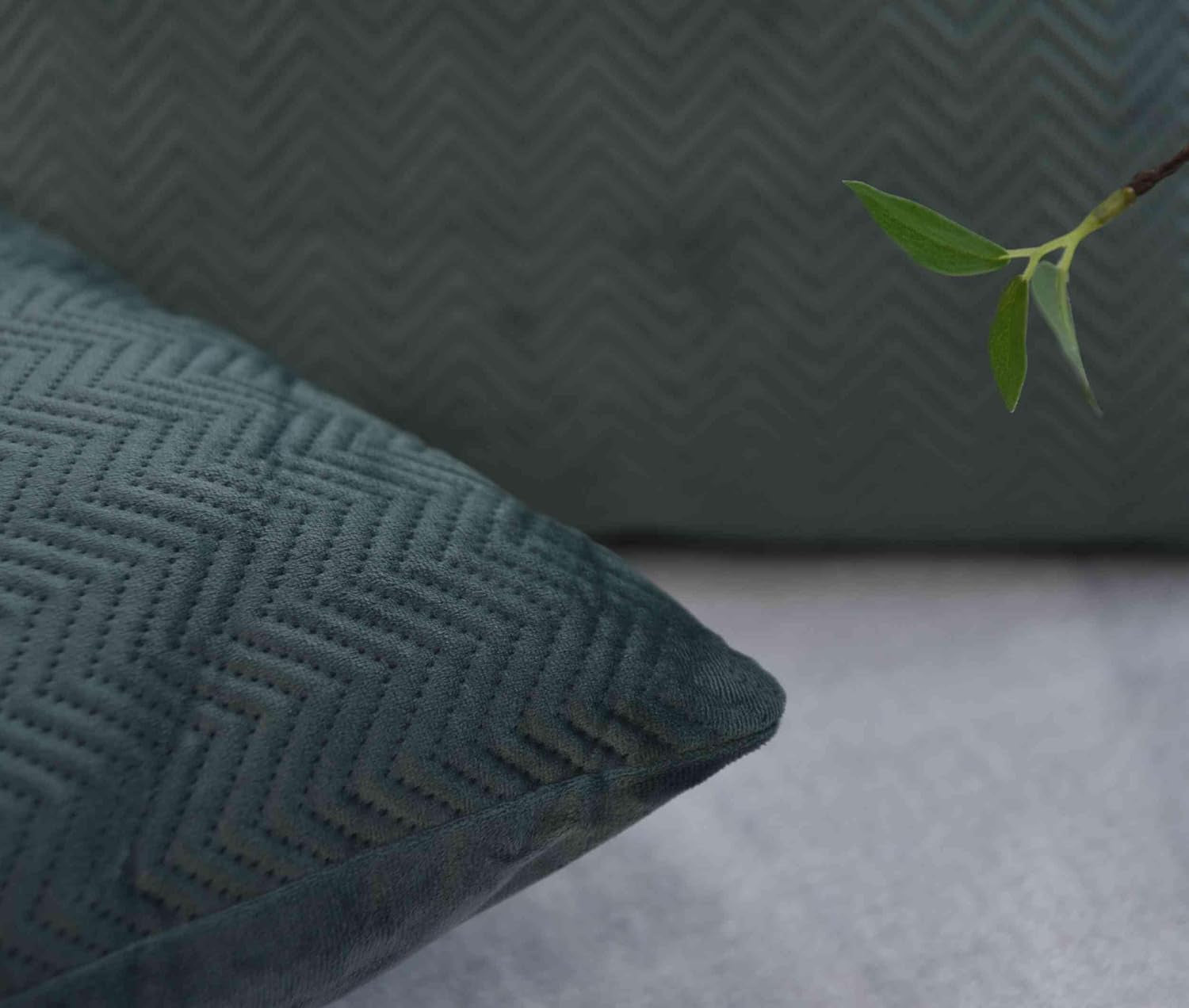 Záclonová krabice Polštář dekorativní Polštář DxŠ 45X45 Cm Zelený žakárový "Greta" s designem rybí kosti Snadná údržba Zapínání na zip Měkká výplň 320G - Různé barvy, 2023510 Cestovní polštáře Naty Shop