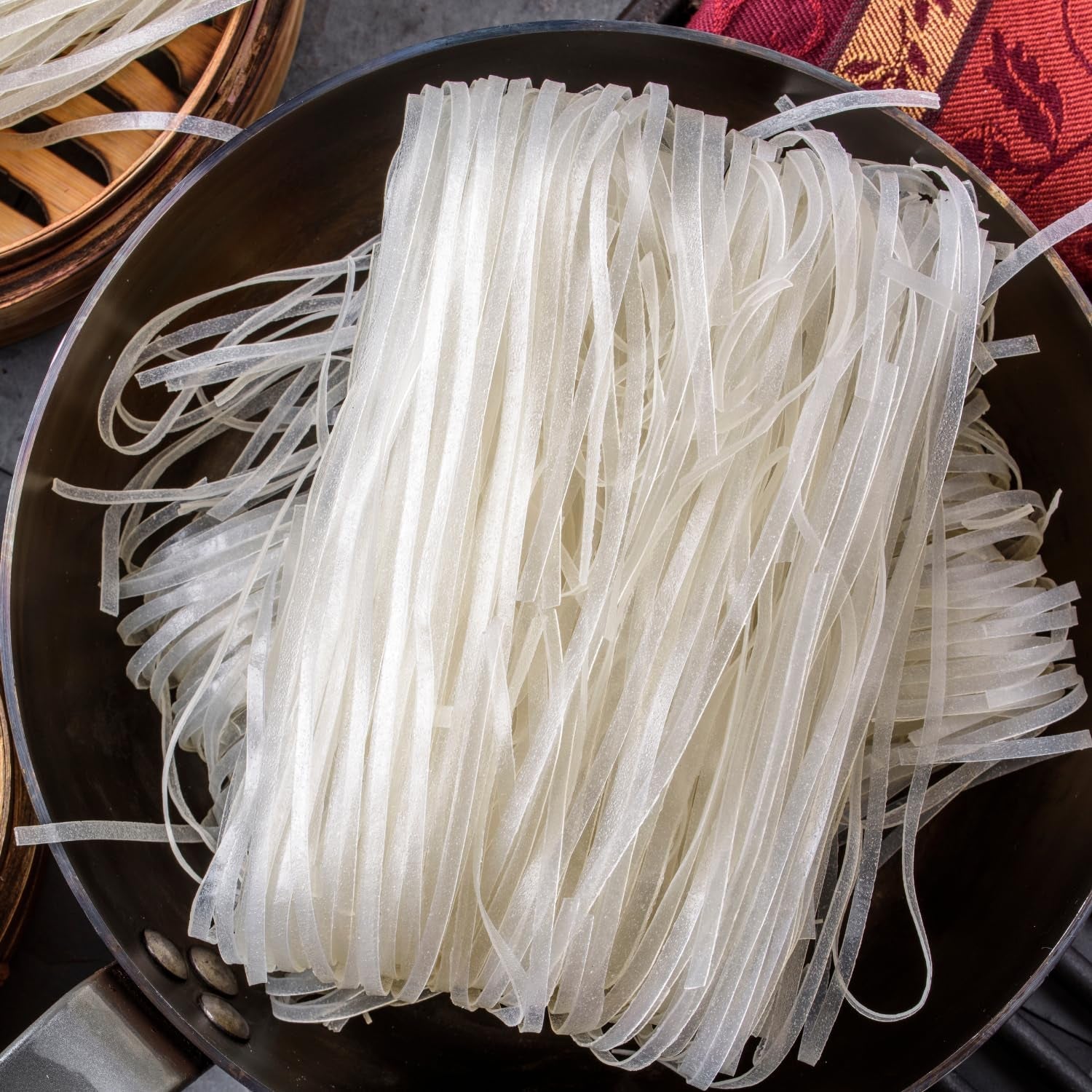 Rýžové nudle – thajské, 10 mm široké nudle z rýžové stuhy, z rýžové mouky, rovné – 1 x 400 g