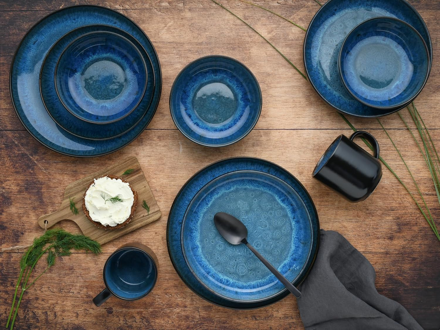 CreaTable, 20149, Nordic Fjord Blue Series, 16dílná sada nádobí pro 4, Porcelánová kombinovaná služba, Vhodné do myčky a mikrovlnné trouby, Kvalitní výroba